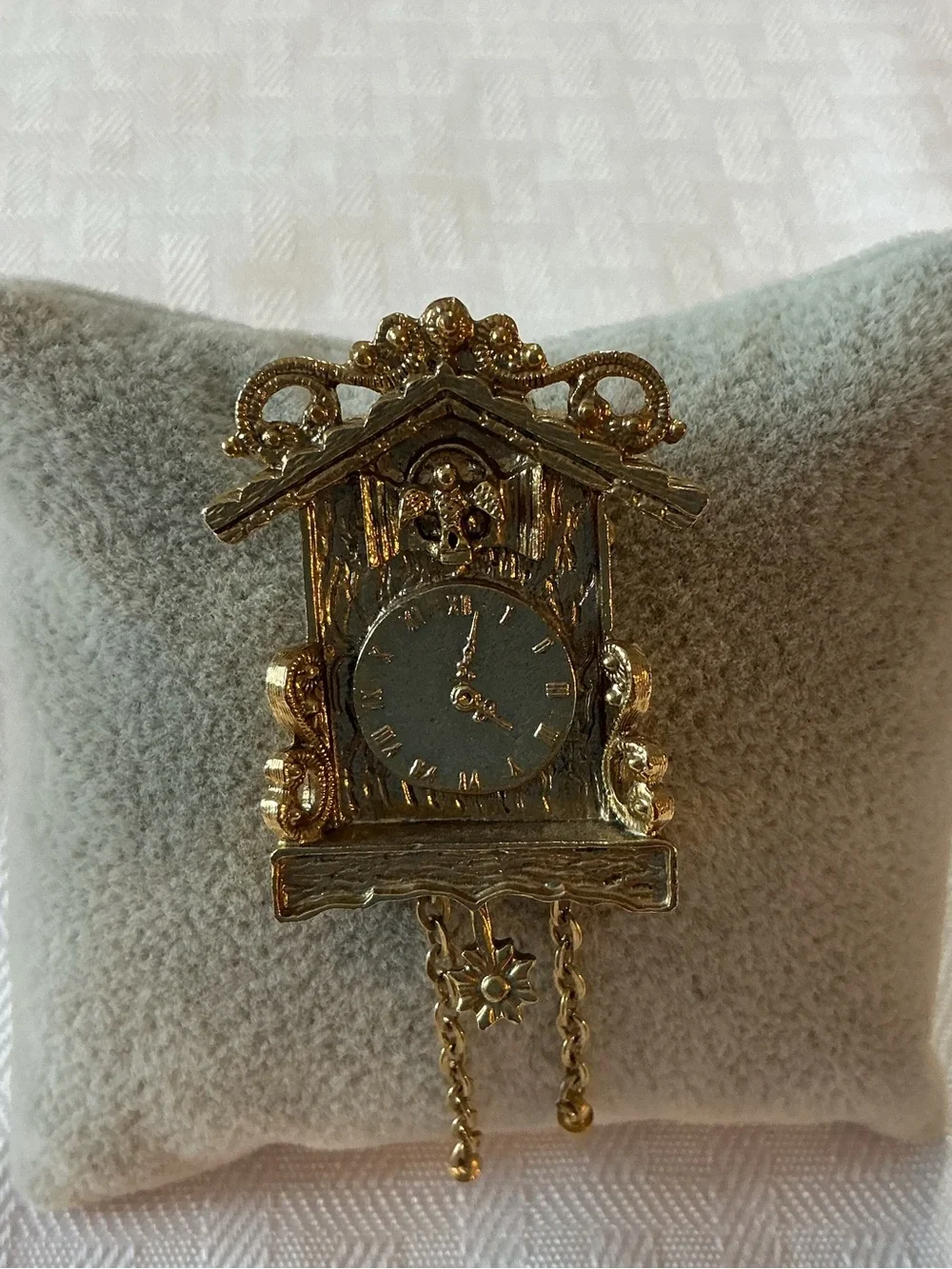 Cuckoo Clock Vintage Gold Tone Brooch